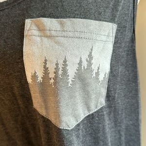 Tentree XL Woman’s Tank with Tree line on pocket